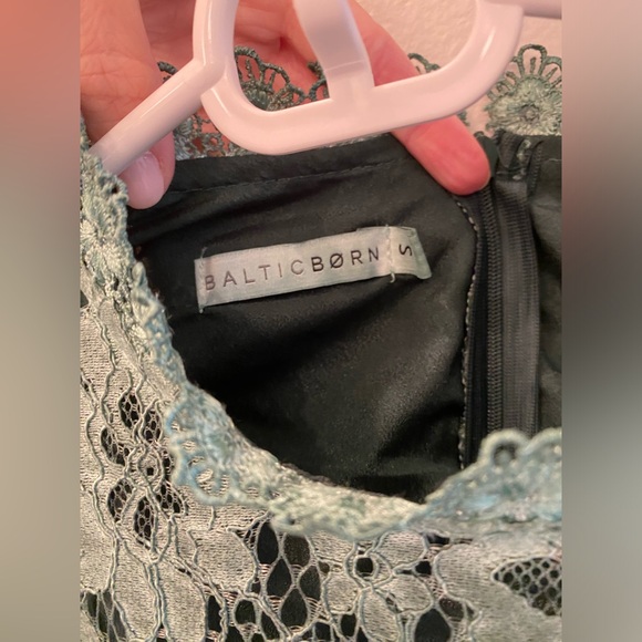 Baltic Born Lace Midi Dress - Picture 5 of 5